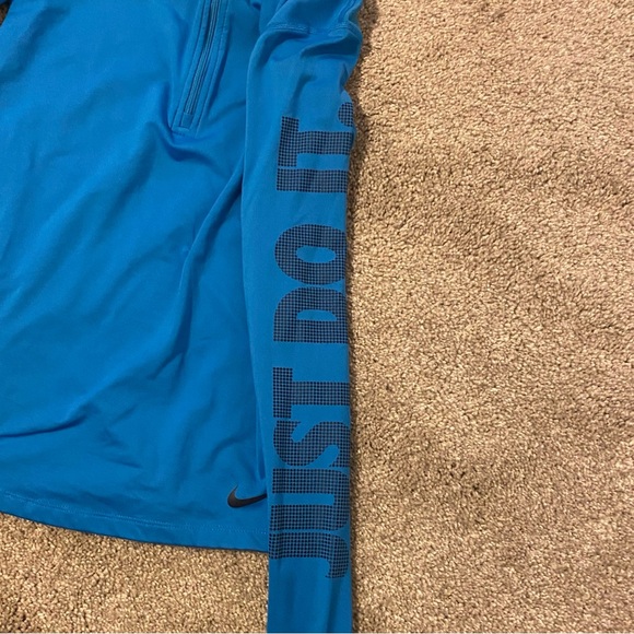 Nike Quarter Zip Jacket - Picture 3 of 4